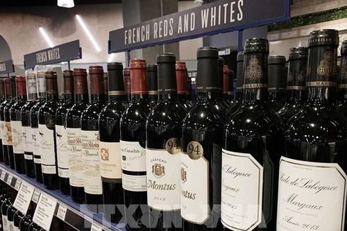 Dịch COVID-19 tác động mạnh đến xuất khẩu rượu vang Italy