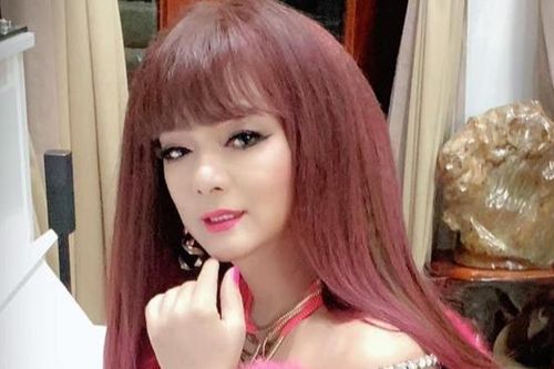 Trai Tây nhắn tin làm quen, Vũ Hà đòi 100.000 USD khiến đối phương câm nín