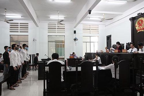 Tấn công 1 thanh niên, 9 thanh niên vào tù