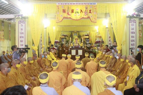 Đồng Tháp : Phụng tống kim quan HT.Thích Thiện Huệ nhập tháp