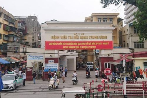 Hà Nội sẽ xử lý cò mồi, hàng quán quanh bệnh viện vi phạm quy định chống dịch