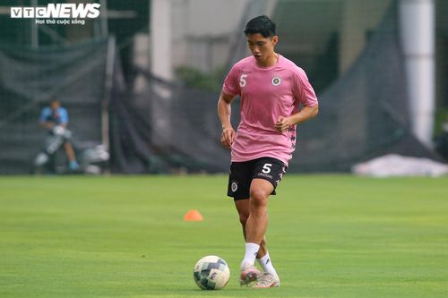 Đoàn Văn Hậu tăng giá vẫn chưa bằng 1/9 'Messi Thái Lan'