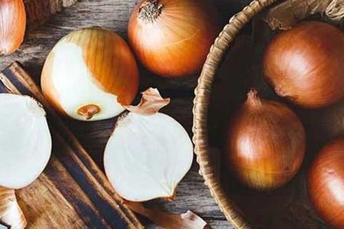 Ngoài việc làm món ăn, hành tây còn có 9 công dụng trong nhà bếp nếu không biết sẽ cực kỳ hối tiếc
