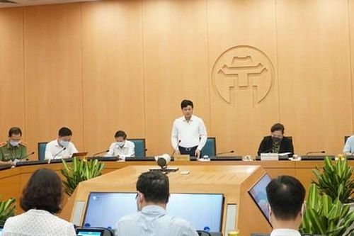 Hà Nội chuẩn bị xử lý 'mạnh tay' các hàng quán, cò mồi, xe ôm... ở ngoài cổng các bệnh viện