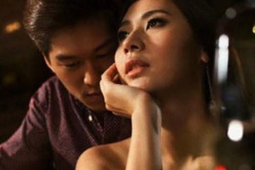 Xuất hiện giữa bữa tối lãng mạn, chỉ một câu nhẹ nhàng khiến cả chồng lẫn bồ tự cắt đứt