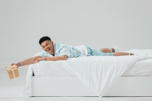Trọng Hiếu 'chơi trội' phát hành MV thứ 7 trong vòng 8 tháng