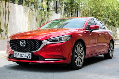 Chi tiết Mazda6 2.0L Premium 2020 - đối thủ của Toyota Camry