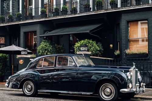 Rolls-Royce cổ điển biến thành xe điện