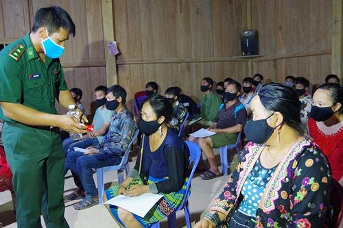 Ða dạng hình thức tuyên truyền phòng, chống dịch tuyến biên giới