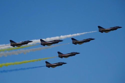 Quân đội Nga trình diễn hàng loạt khí tài hiện đại tại Diễn đàn Army-2020
