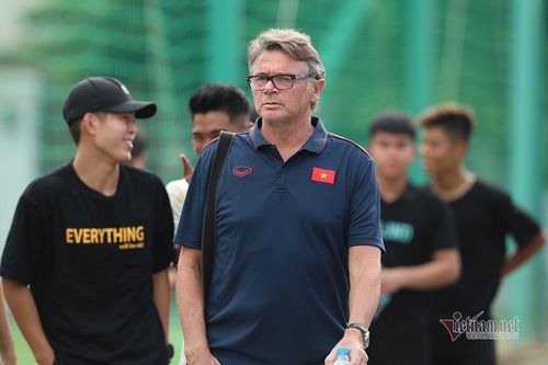HLV U19 Việt Nam: 'Tôi và HLV Park Hang Seo đều ngắm đến World Cup 2026'