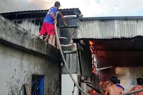 Cháy rụi kho mắm cá linh, thiệt hại trên 500 triệu đồng