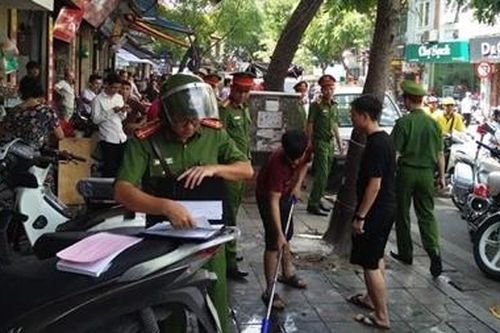 Quận Hoàn Kiếm: 297 trường hợp không đeo khẩu trang bị phạt gần 60 triệu đồng
