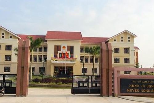 Tạm đình chỉ công tác 3 cán bộ ăn nhậu buổi trưa giữa mùa dịch