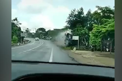 Kinh hãi cảnh xe tải lấn làn, tông chết một người đàn ông tại Lâm Đồng