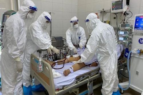 Nhiều bệnh nhân COVID-19 suy thận, chạy thận nhân tạo được chữa khỏi