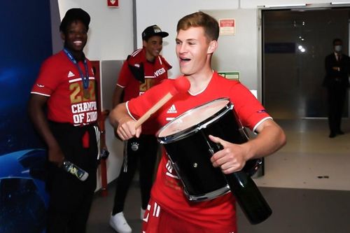 Kimmich đánh trống, Bayern mở tiệc mừng cú ăn ba