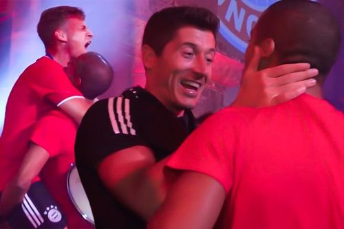 Khoảnh khắc cảm xúc trong ngày Bayern giành cú ăn ba