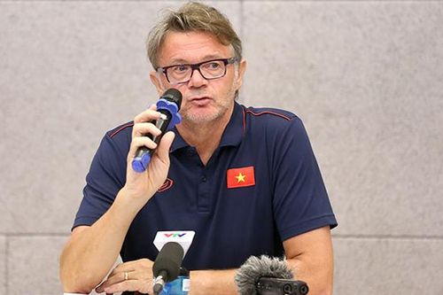 HLV Troussier: 'U19 Việt Nam không có chỗ cho ngôi sao'