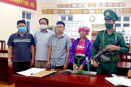 Bắt quả tang đối tượng vận chuyển ma túy qua biên giới