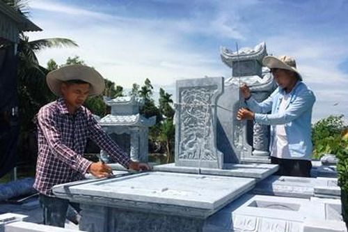 Tìm hướng phát triển nghề chế tác đá ở An Lão