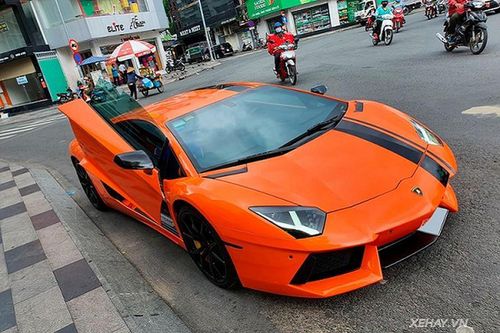 Ngắm 'siêu bò' Lamborghini Aventador LP700-4 tiền tỷ ở Sài Gòn