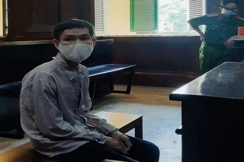 Mang 'bà hỏa' gay áp lực bắt chị gái bán nhà