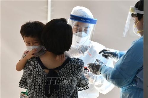 Tổng thống Hàn Quốc kêu gọi người dân chung sức chống dịch COVID-19