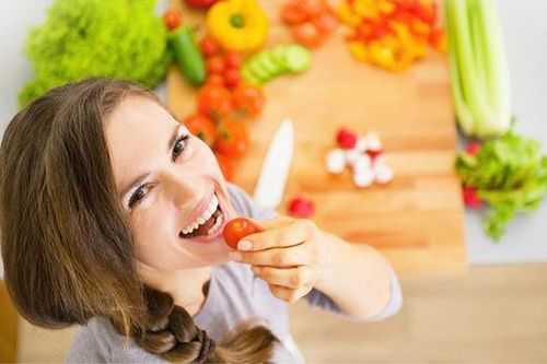 9 thói quen ăn uống giúp bạn trẻ đẹp hơn