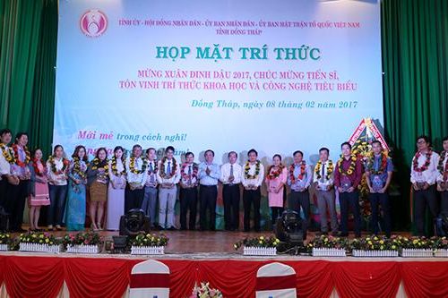 Phát huy vai trò đội ngũ trí thức góp phần phát triển kinh tế - xã hội tỉnh nhà