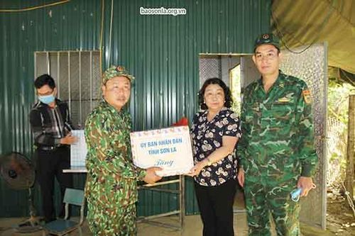 Đồng chí Phó Chủ tịch Thường trực UBND tỉnh kiểm tra công tác phòng, chống dịch tại Đồn Biên phòng Chiềng Sơn