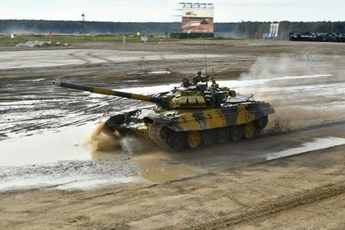 Đội tăng Việt Nam thi đấu chặng đầu tiên Tank Biathlon tại Army Games 2020