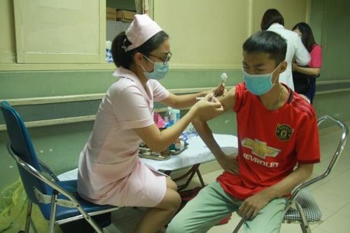 Tiêm vắc xin ngừa viêm gan B, phòng dịch nghiêm trong quá trình lọc máu