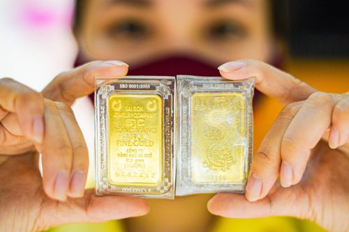 Mua vàng hay mua đất lúc này?
