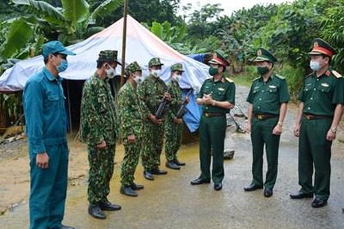 Trung tướng Nguyễn Tân Cương kiểm tra công tác 1389 và phòng chống Covid-19 của Bộ đội Biên phòng Lào Cai