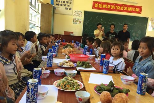 Báo SGGP tiếp sức thầy cô 'ngôi trường bỏ tiền túi nấu ăn miễn phí cho học sinh'