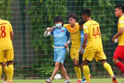 Tiền đạo của HAGL tiếp tục 'nổ súng' khi U22 đấu nội bộ