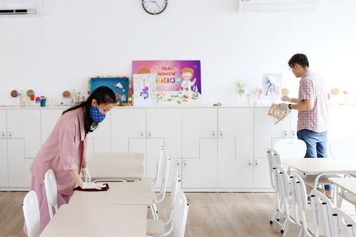 Hà Nội: Trường học tổ chức ăn bán trú chia làm nhiều đợt