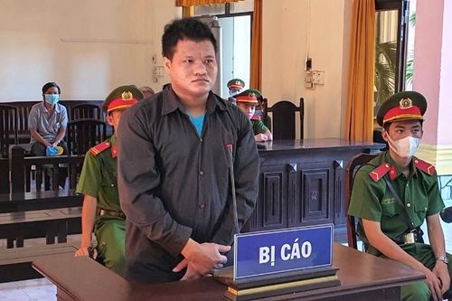 9X đâm chết bạn nhậu vì tranh cãi biển số xe
