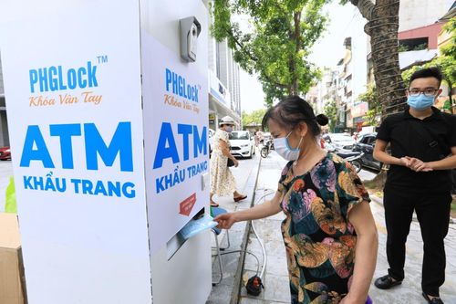 Tặng hàng trăm nghìn khẩu trang y tế cho Hà Nội, Đà Nẵng, Quảng Nam