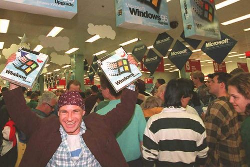 Hệ điều hành huyền thoại Windows 95 khiến nhiều người xếp hàng cả đêm tròn 25 tuổi