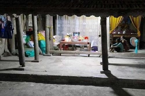 Rơi xuống bể cá cảnh nhà hàng xóm, bé gái 17 tháng tuổi tử vong thương tâm