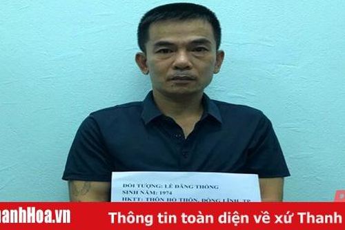 Cảnh sát cơ động vận động đối tượng truy nã ra đầu thú