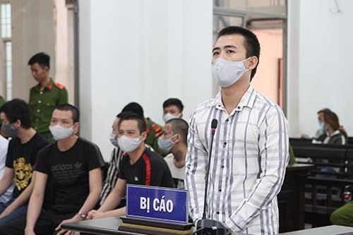 Đánh người vì tưởng... chọc ghẹo bạn gái
