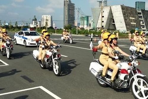 Mới lạ trong đội hình nữ CSGT dẫn đoàn vừa ra mắt