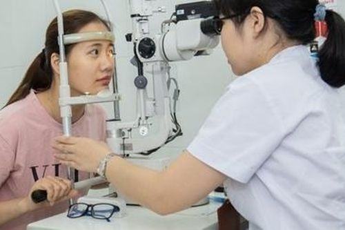 Tự ý dùng thuốc nhỏ mắt, người phụ nữ mắc bệnh gây mù lòa thứ 2