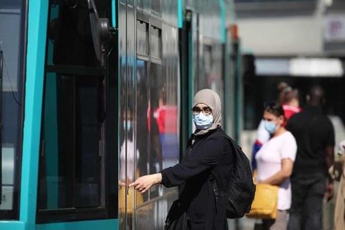 Nhiều nước 'luật hóa' quy định đeo khẩu trang