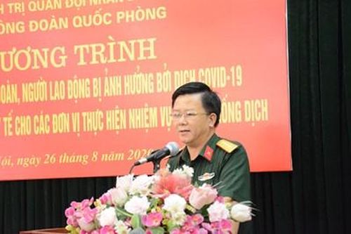 Ban Công đoàn Quốc phòng trao trang thiết bị y tế tặng công tác phòng, chống dịch Covid-19
