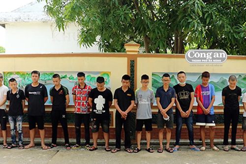 Nhóm cướp tuổi 'teen' chuyên chặn đường phụ nữ