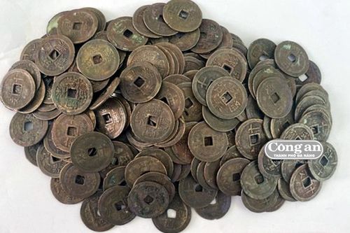 Phát hiện gần 100 kg tiền xu cổ